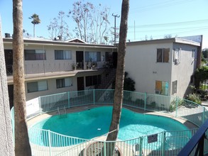 Vanowen Street Apartments in Van Nuys, CA - Building Photo - Building Photo