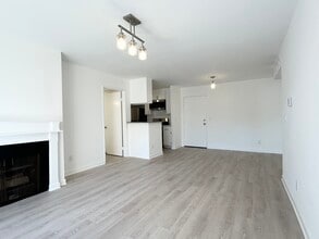 465 Oak St in Glendale, CA - Foto de edificio - Building Photo