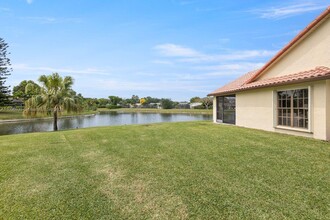 18551 Woodstream Dr in Boca Raton, FL - Building Photo - Building Photo