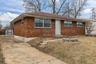 11809 Bridgevale Ave in St. Louis, MO - Building Photo