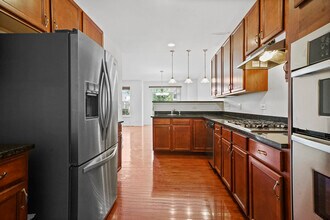 10 Carrington Cir in Burr Ridge, IL - Foto de edificio - Building Photo