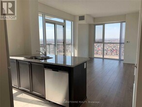 349 Rathburn Rd W in Mississauga, ON - Building Photo - Building Photo