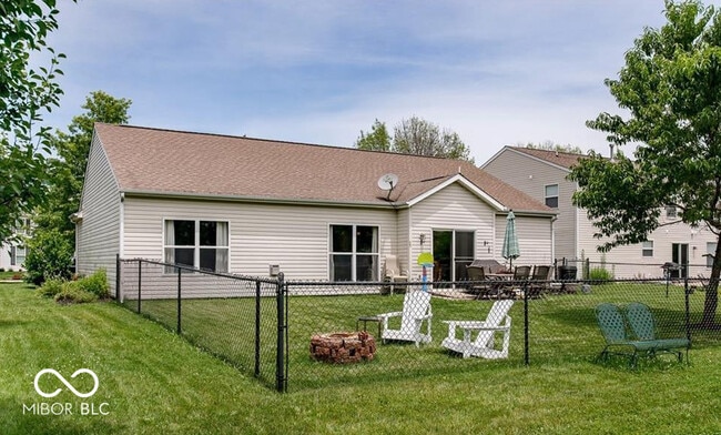 6475 Glenwood Trce in Zionsville, IN - Foto de edificio - Building Photo