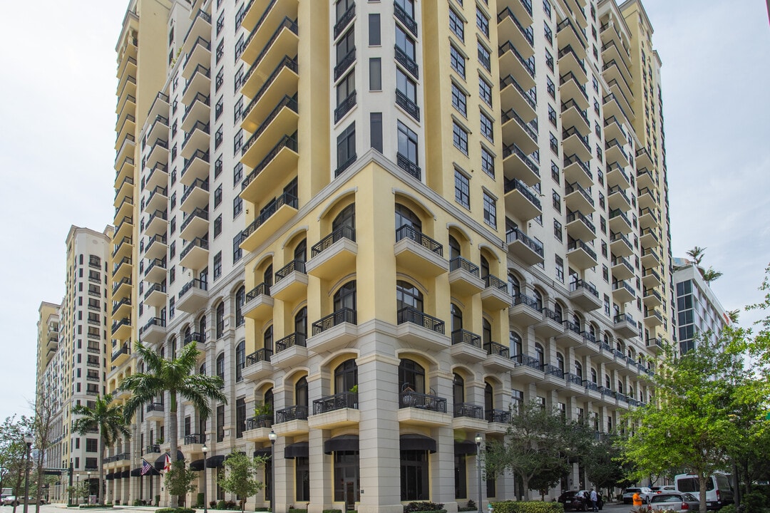 Two City Plaza in West Palm Beach, FL - Building Photo