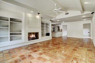 6139 Chevy Chase Dr in Houston, TX - Foto de edificio - Building Photo