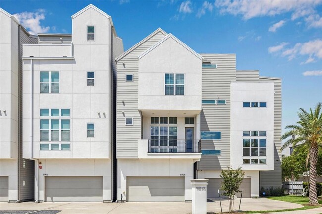 property at 5904 E Post Oak Ln