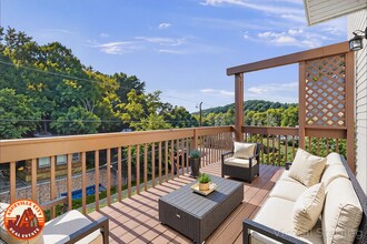 84 Green Oak Rd in Woodfin, NC - Building Photo - Building Photo