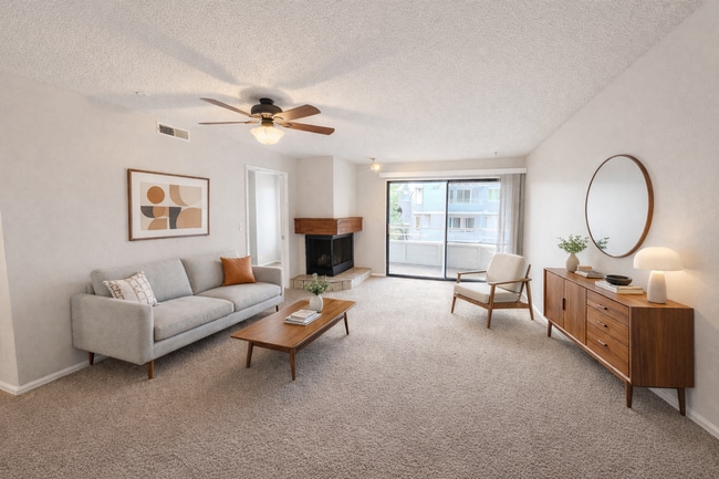 960 Acapulco Ct in Colorado Springs, CO - Building Photo - Building Photo