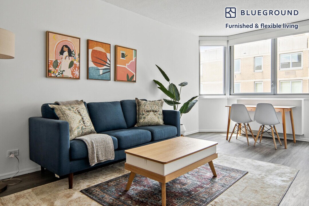 606 1st Ave. in New York, NY - Building Photo