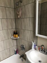 5213 Fifth Ave in Pittsburgh, PA - Foto de edificio - Building Photo