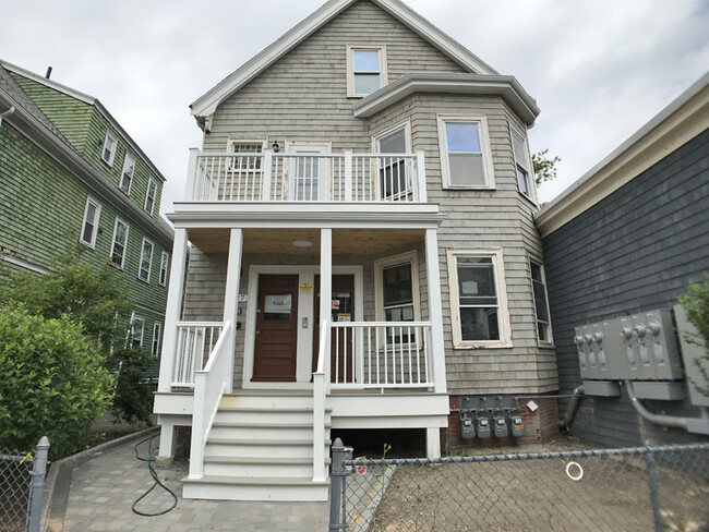 327 Highland Ave, Unit 3