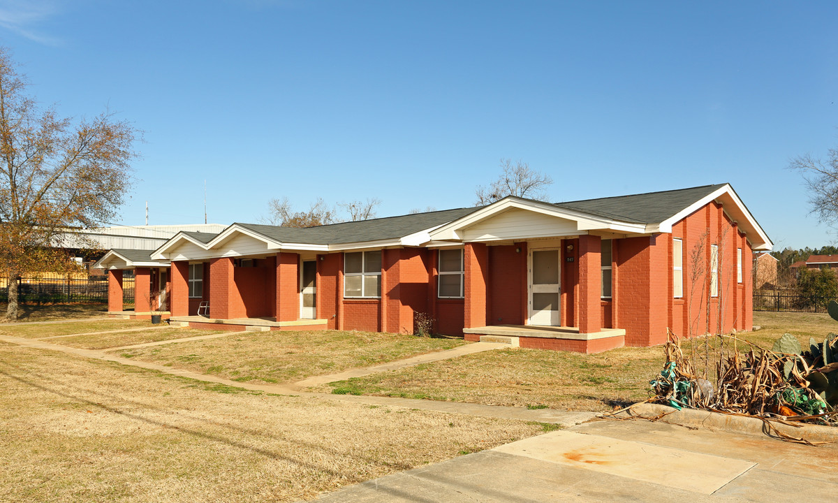 500 Chaucer Rd in Waynesboro, GA - Building Photo