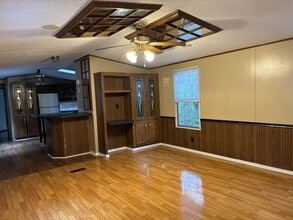 213 Cherry Tree Dr in Asheville, NC - Building Photo - Building Photo