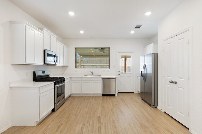 1950 Foxtail Crk Ct in Crosby, TX - Building Photo - Building Photo