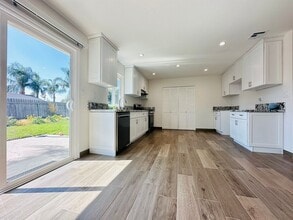 2912 E Brookside Ct in Ontario, CA - Foto de edificio - Building Photo