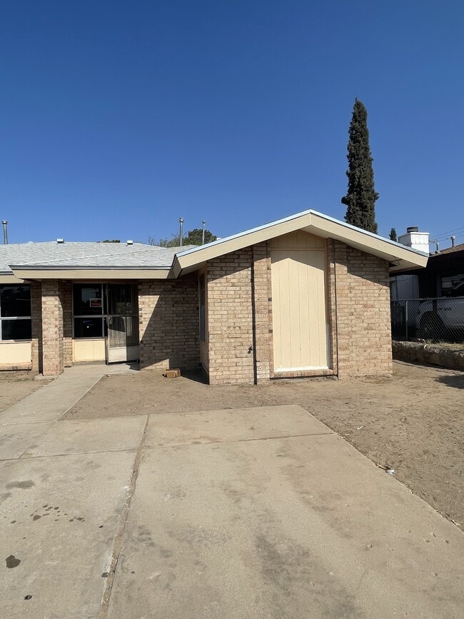 property at 851 Montera Rd
