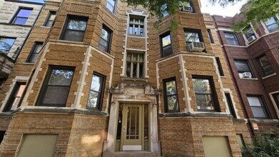 705 W Cornelia Ave in Chicago, IL - Building Photo - Building Photo