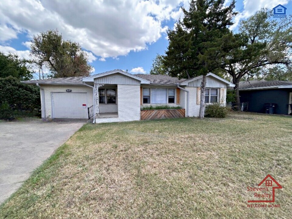 1637 NW 26th St in Lawton, OK - Building Photo