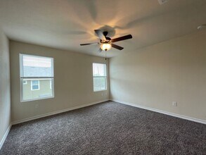 6411 Melanzane Ave in San Antonio, TX - Building Photo - Building Photo