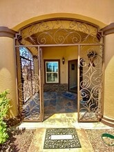 3001 Cedar Crk in El Paso, TX - Foto de edificio - Building Photo
