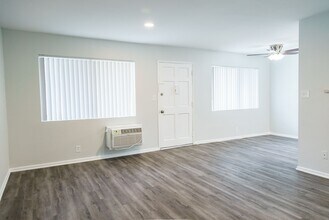 11645 Gorham St in Los Angeles, CA - Building Photo - Interior Photo