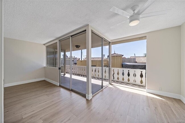 103 N Ravenna Dr in Long Beach, CA - Building Photo - Building Photo