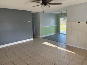 900 NE 44th St in Ocala, FL - Building Photo - Building Photo