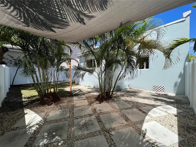 708 SE 6th Ct, Unit 3 in Fort Lauderdale, FL - Building Photo - Building Photo