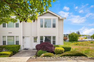 Pine Street Townhomes in Tacoma, WA - Building Photo - Building Photo