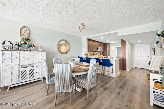 1095 N Hwy A1A in Indialantic, FL - Building Photo - Building Photo