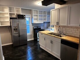 1704 Tyler St NE, Unit 2