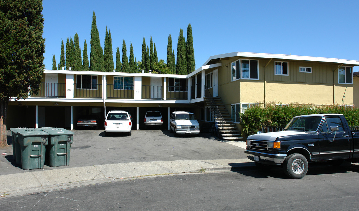 Haller Court Apartments in Concord, CA - Building Photo