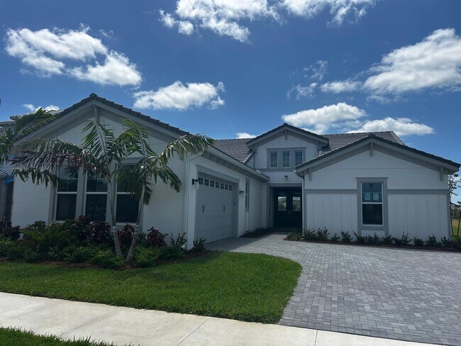15192 Wildwood Cir in Westlake, FL - Building Photo - Building Photo