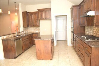 7104 Truchas Peak Trail in Fort Worth, TX - Building Photo - Building Photo