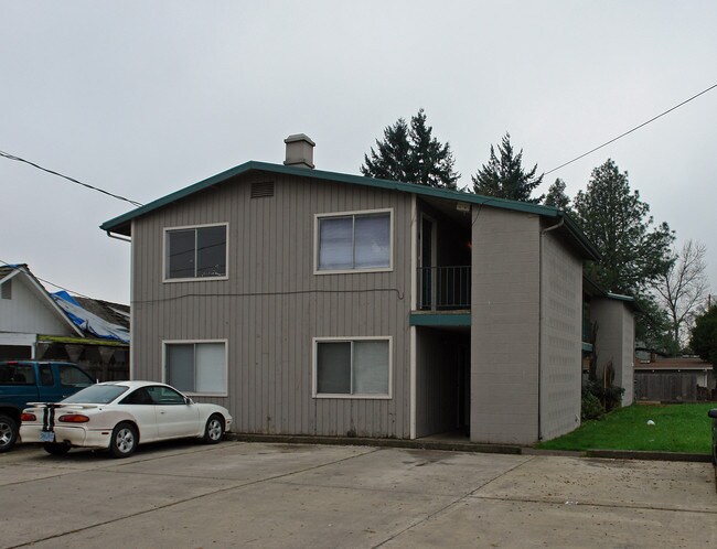 32786 E Pearl St in Eugene, OR - Building Photo - Building Photo