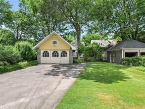 221 Westminster Rd in Rochester, NY - Building Photo - Building Photo