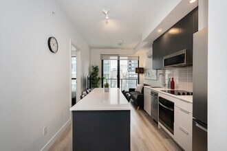 1055 Rue de la Montagne, Unit SI ID1262043P in Montréal, QC - Building Photo - Building Photo