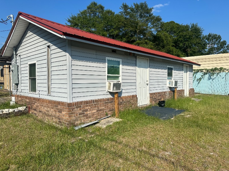 118 Pierce Ave in Swainsboro, GA - Building Photo