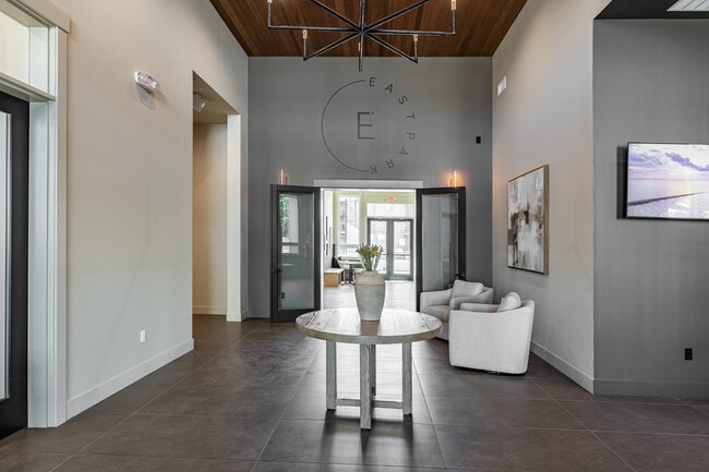 Eastpark Apartment Homes in Salem, OR - Foto de edificio - Building Photo