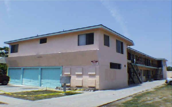 Elizabeth Avenue in Lynwood, CA - Building Photo