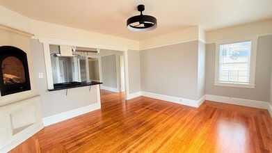 1235 Broadway in Alameda, CA - Building Photo - Building Photo