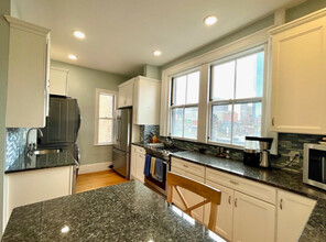 263 Beacon St, Unit 56 in Boston, MA - Building Photo - Building Photo