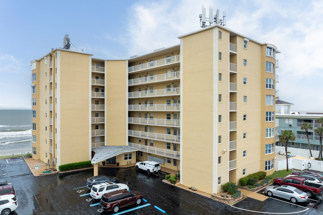 Ponce de Leon Towers in New Smyrna Beach, FL - Building Photo