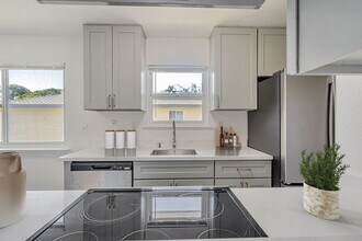 34818 Starling Dr in Union City, CA - Building Photo - Building Photo