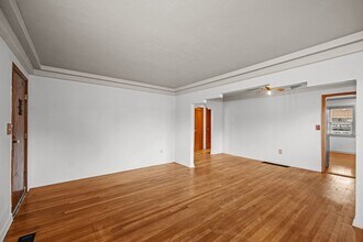 14423 E Broadway Ave in Spokane Valley, WA - Building Photo - Building Photo