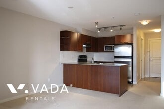 4788 Brentwood Dr in Burnaby, BC - Building Photo - Building Photo