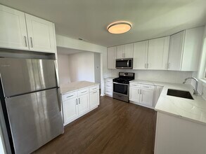 1329 N Wilke Rd in Arlington Heights, IL - Building Photo - Building Photo