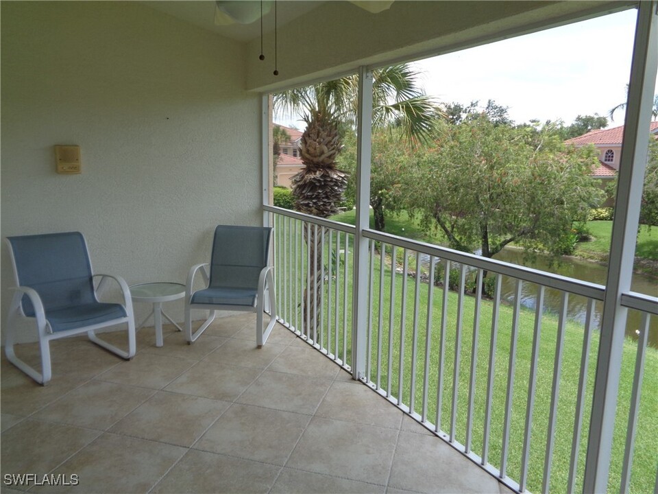 6115 Reserve Cir in Naples, FL - Building Photo