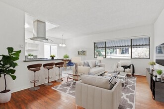Gale Apartments in Beverly Hills, CA - Building Photo - Building Photo