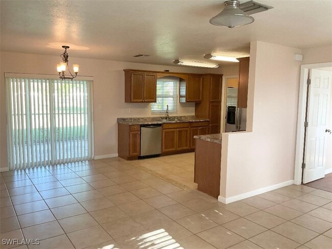 1806 SE 1st Ave in Cape Coral, FL - Building Photo - Building Photo